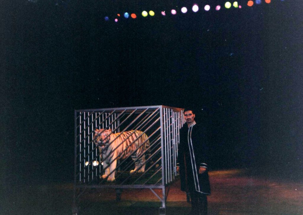 Brian Role illusions in Mexico with tigers and other exotic animals